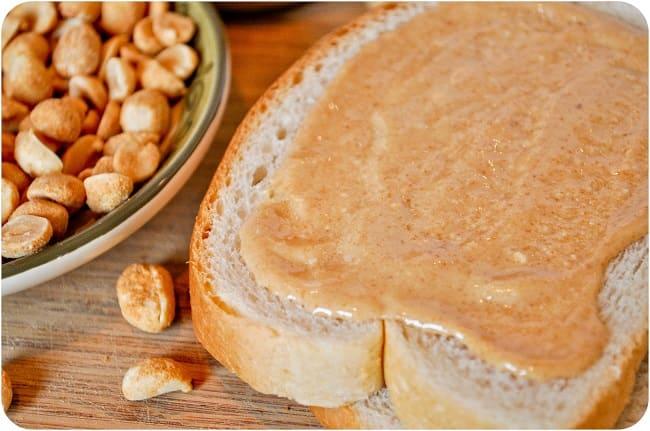 Chi tiết cách làm bánh mì kẹp bơ đậu phộng siêu mềm, thơm béo tại nhà