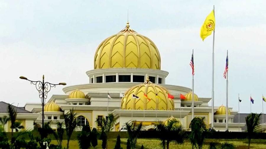 Khám phá hoàng cung Istana Negara lộng lẫy nổi tiếng ở Malaysia  