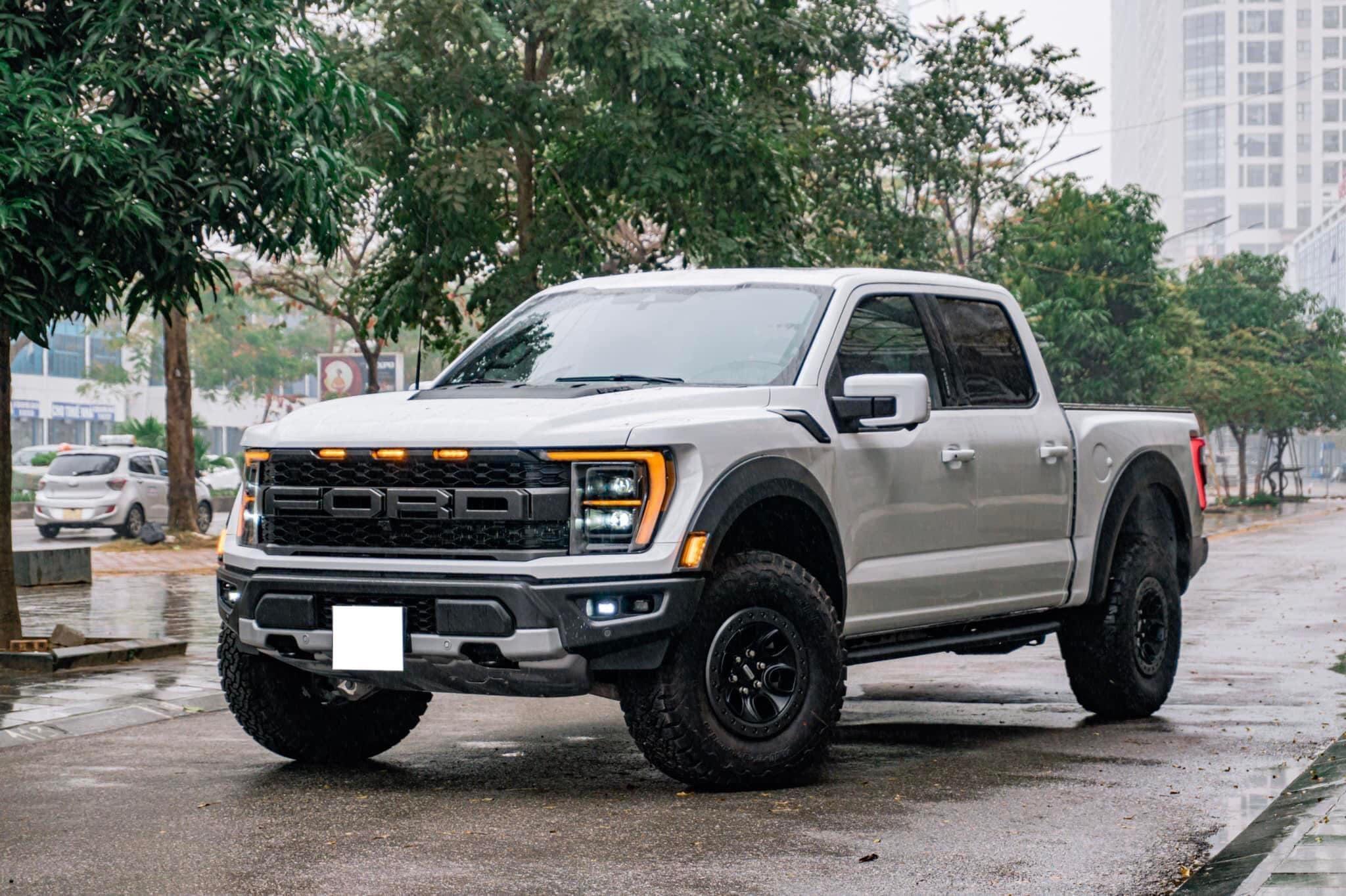 Khủng long Ford F-150 Raptor 2022 giá 5,6 tỷ đồng cập bến Việt Nam - 1