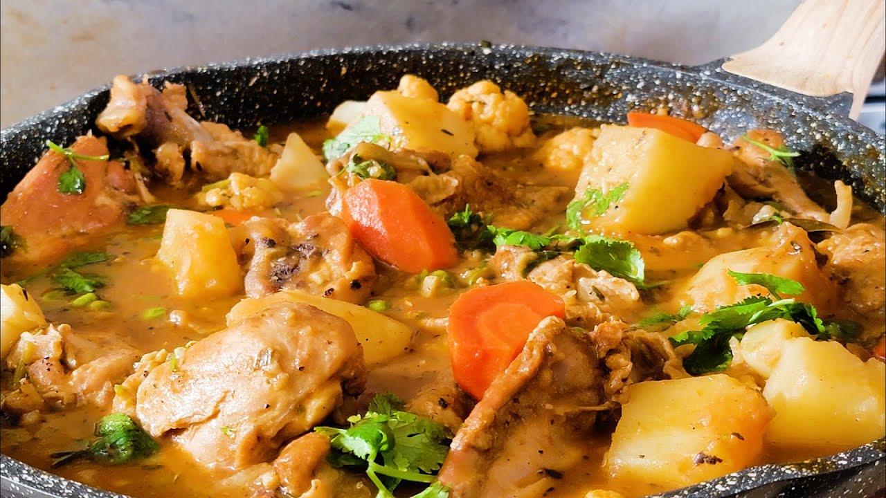 Hướng dẫn cách làm gà hầm khoai tây thơm ngon, bổ dưỡng nhân ngày mưa