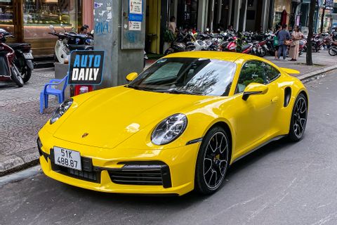 Bắt gặp Porsche 911 Turbo S hơn 17 tỷ màu vàng độc nhất Việt Nam của đại gia Sài Gòn