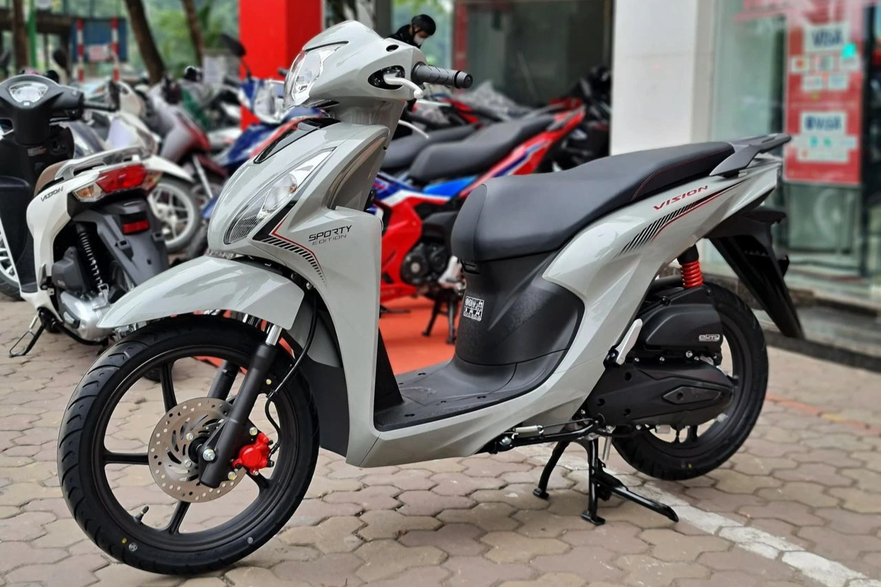 Xe tay ga tầm 30 triệu đồng đi Tết, chọn Yamaha Janus hay Honda Vision?