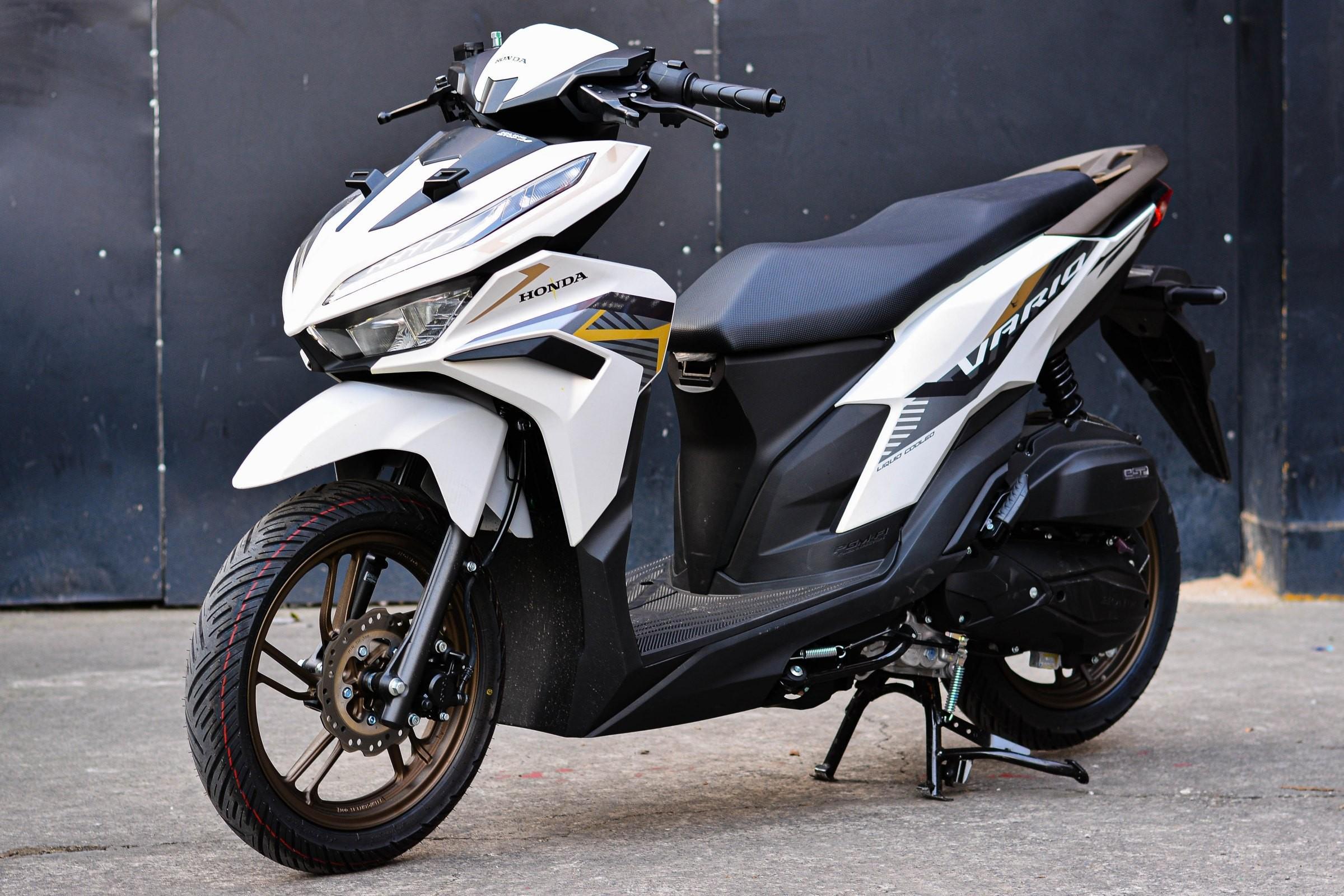 Chọn xe tay ga 50 triệu cho nam giới: Nên mua xe Honda hay Yamaha?