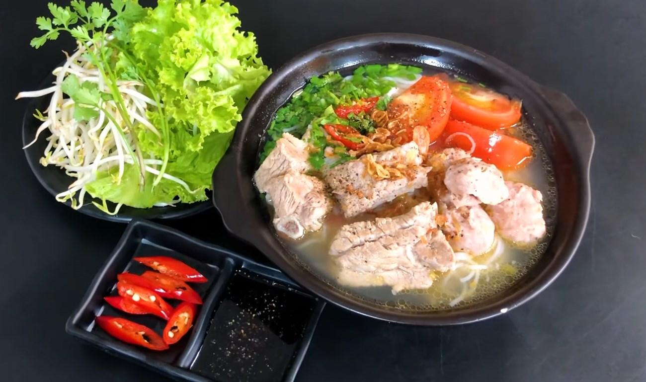 Bật mí cách nấu bún xương heo nước trong, thịt mềm – Digifoood