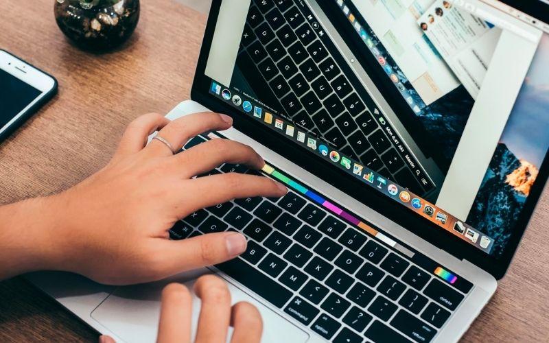 Tại sao cần tắt ứng dụng trên macbook?