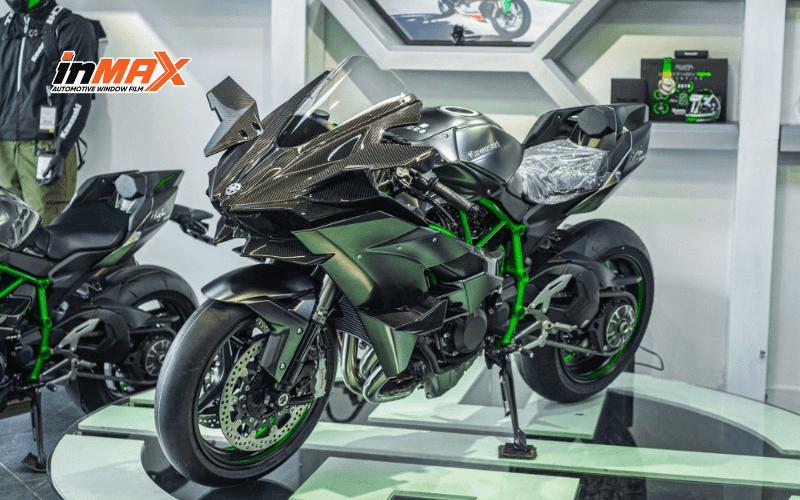 Siêu mô tô Kawasaki Ninja H2R – Giá gần 2 tỷ cập bến Việt Nam