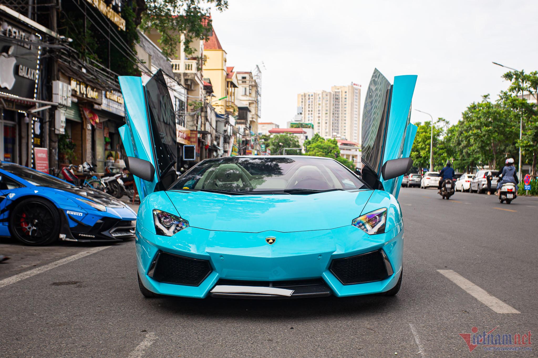 W-aventador-roadster-2-1.jpg