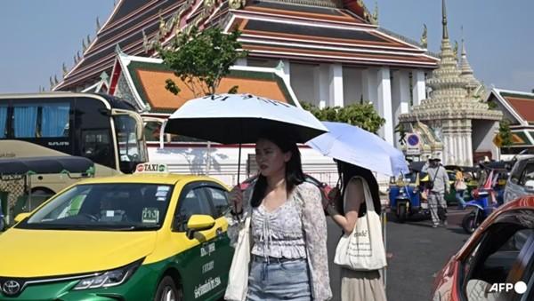 Nhiệt độ ở Bangkok vượt 52 độ C, nắng nóng tại Thái Lan khiến 30 người thiệt mạng