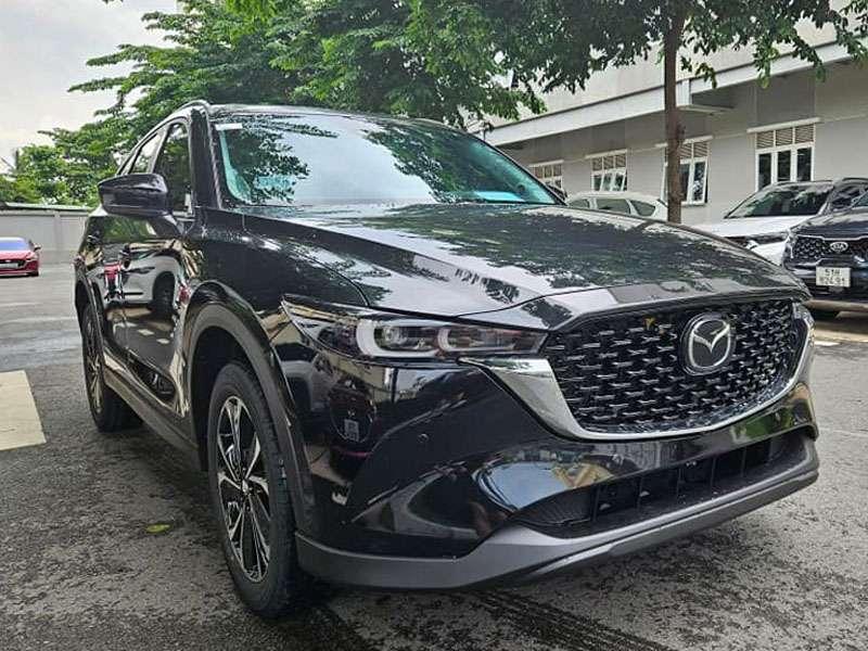 Hình ảnh ngoại thất và nội thất Mazda CX-5 2024 màu Đen