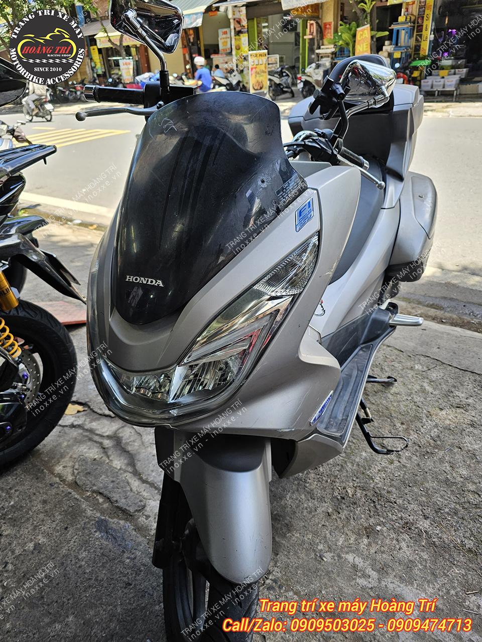 Honda PCX độ phong cách Honda Goldwing