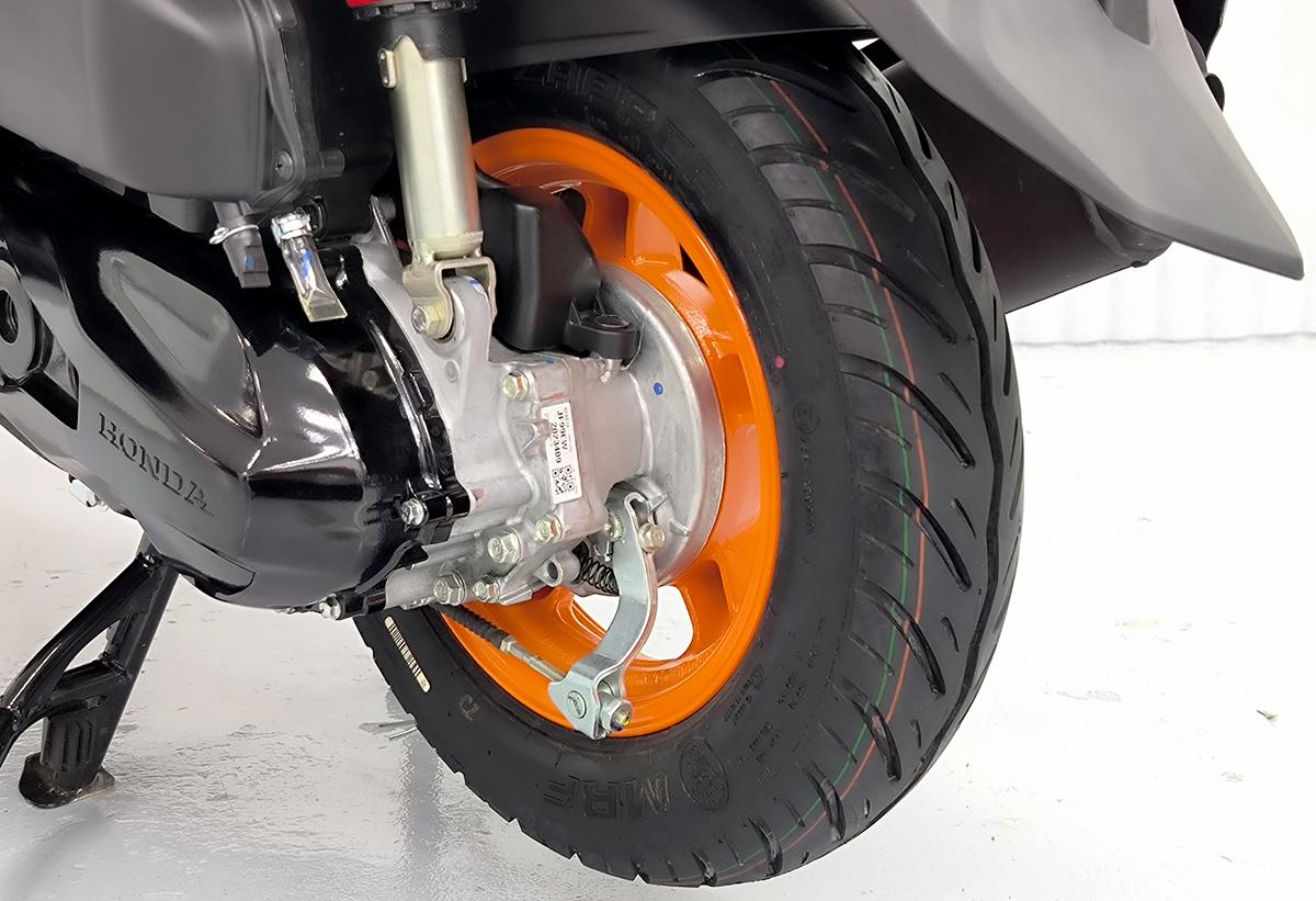 Cận cảnh Xe tay ga Dio 125 Repsol Edition