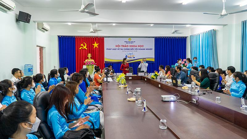 Học Luật thương mại quốc tế có cơ hội việc làm cao?