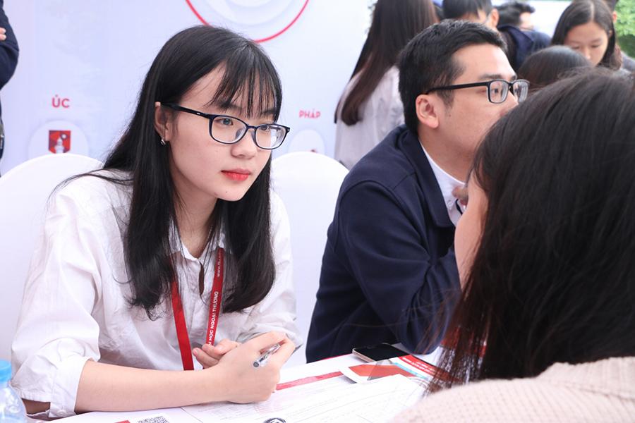 Ngành ngoại thương thi khối nào? Điểm chuẩn bao nhiêu?