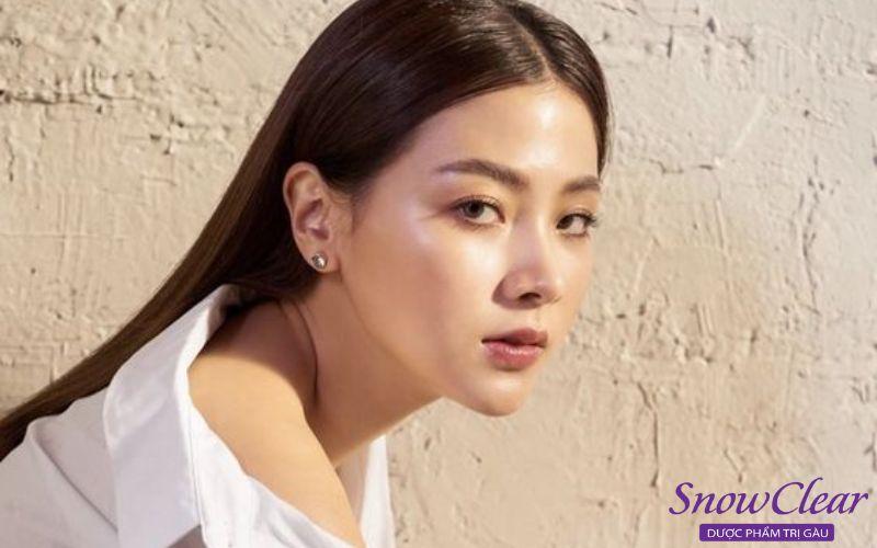 Tự tin xuống phố với 10 kiểu tóc duỗi chiếc lá "HOT HIT"