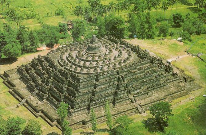 Đền Borobudur được xây dựng dưới vương triều Sailendra.