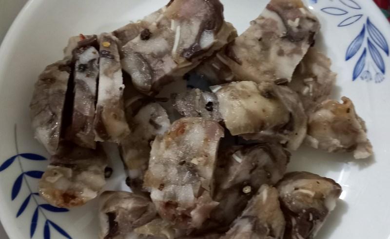 Cách làm giò thủ, giò tai dai ngon cho những ngày dãn cách tại nhà