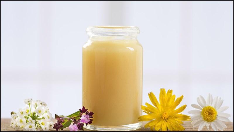 Cách sử dụng sữa ong chúa tươi, sữa ong chúa để dưỡng da cực đơn giản