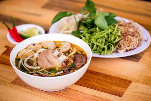 Bún bò Huế - món ăn đặc sản miền Trung