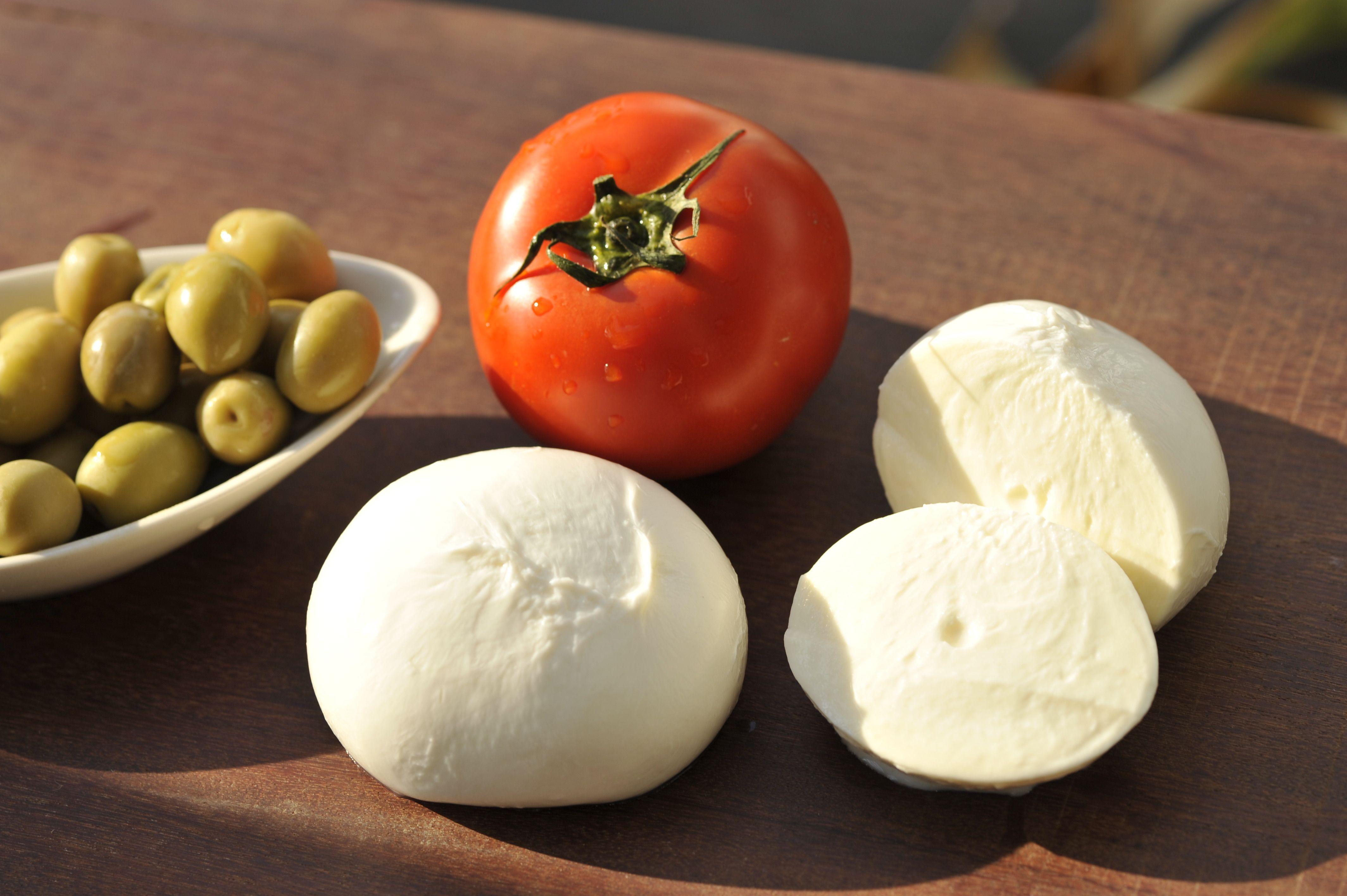 Phô mai Mozzarella xuất xứ từ Ý