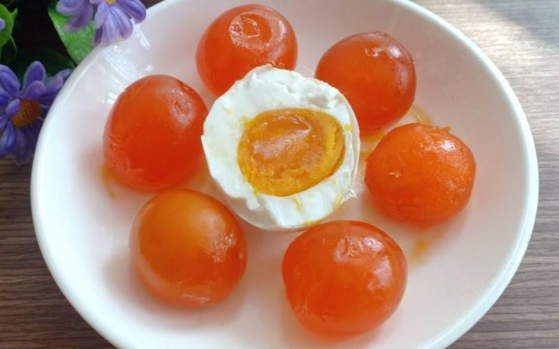 Mách bạn cách xử lý trứng muối và cách bảo quản trứng muối để được lâu