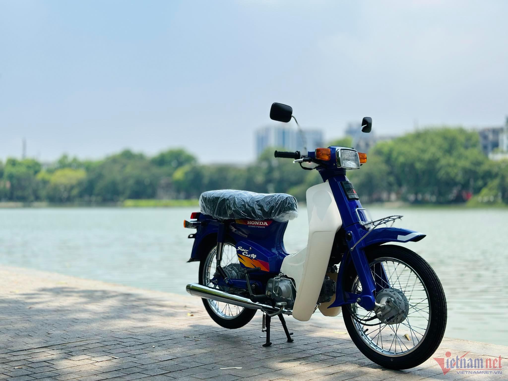 Xe máy Honda DD90 1996 màu độc giá 300 triệu đồng ở Hà Nội