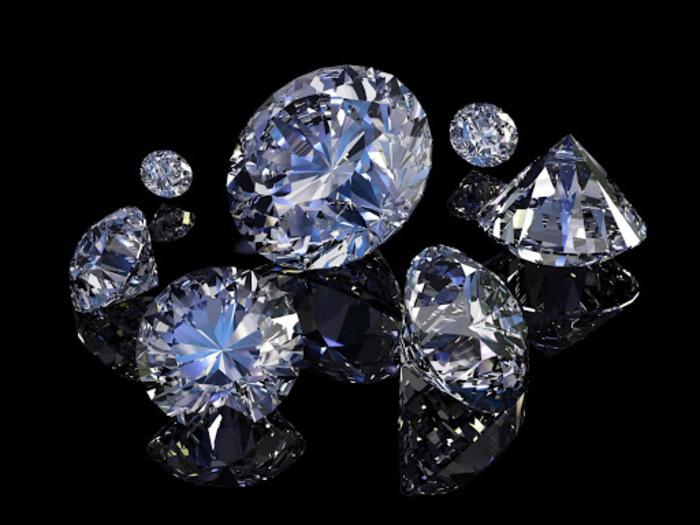 Carat là đơn vị đo khối lượng thường dùng cho kim cương, đá quý