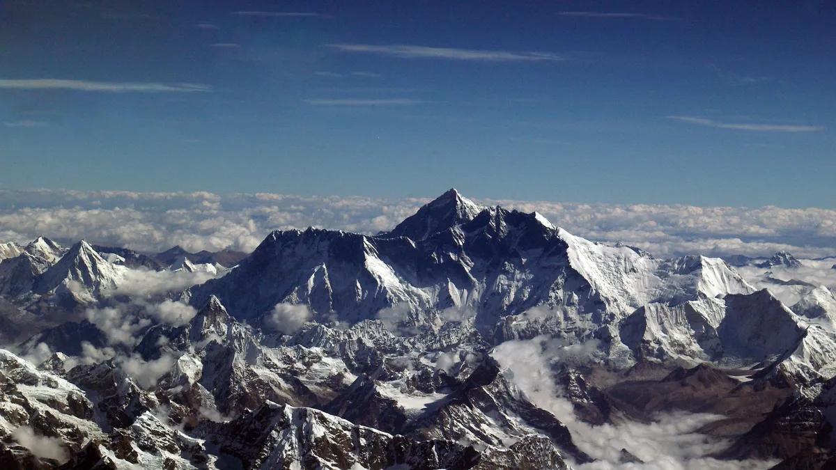 Everest có mãi mãi là ngọn núi cao nhất thế giới?