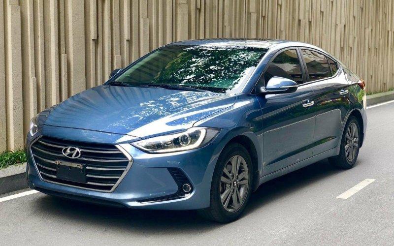 Hyundai Elantra 2016 cũ cũng đánh dấu sự tiến bộ trong thế hệ mới của dòng xe Hyundai