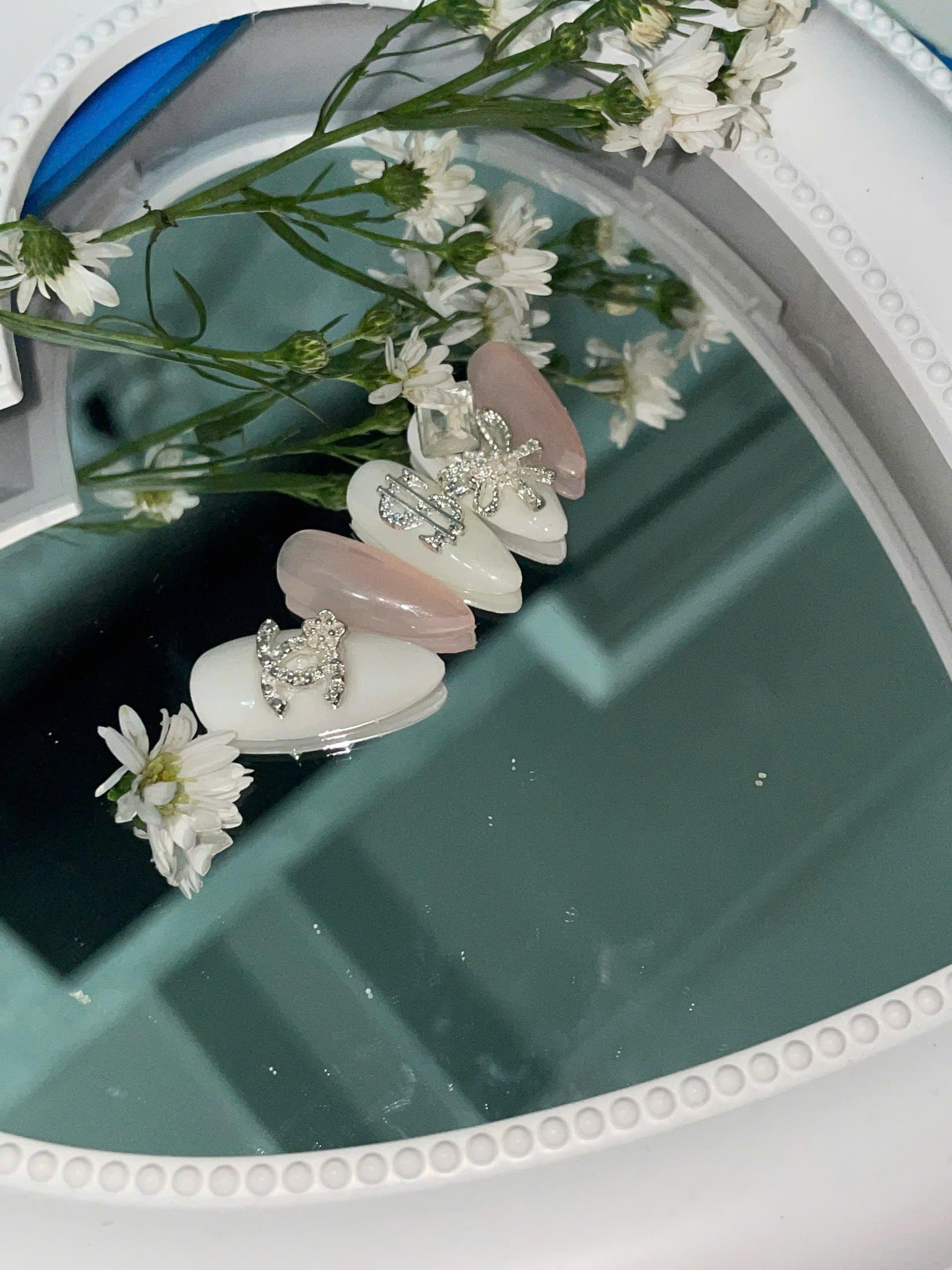 Nail ombre trắng hồng - TNGN