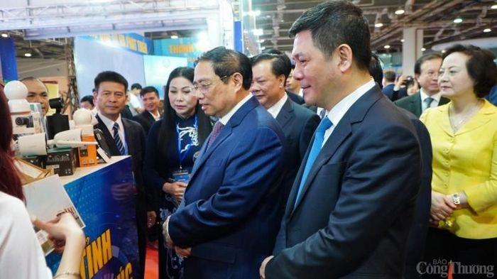 6 giải pháp hoàn thiện thể chế phát triển các ngành công nghiệp vùng Đồng bằng sông Hồng