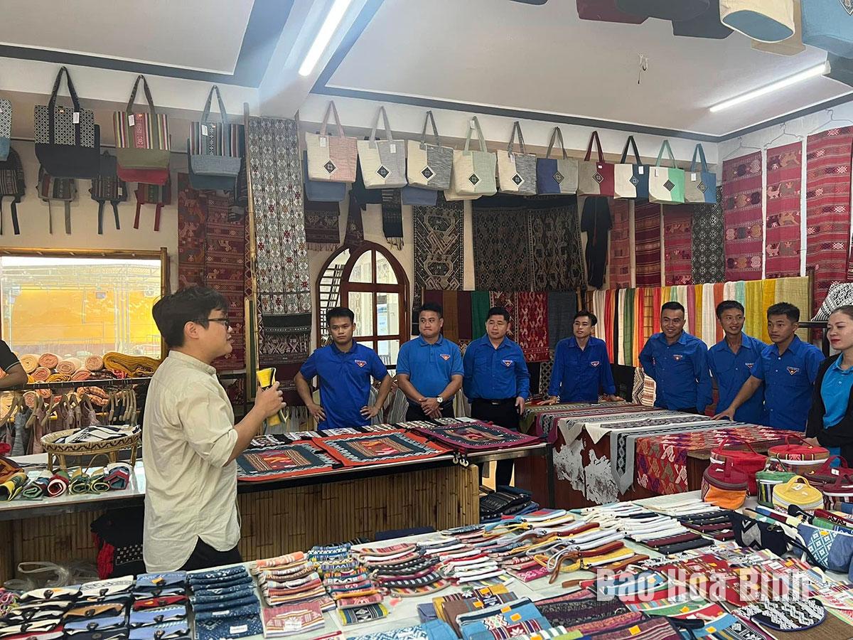 Người trẻ quảng bá hình ảnh quê hương qua TikTok