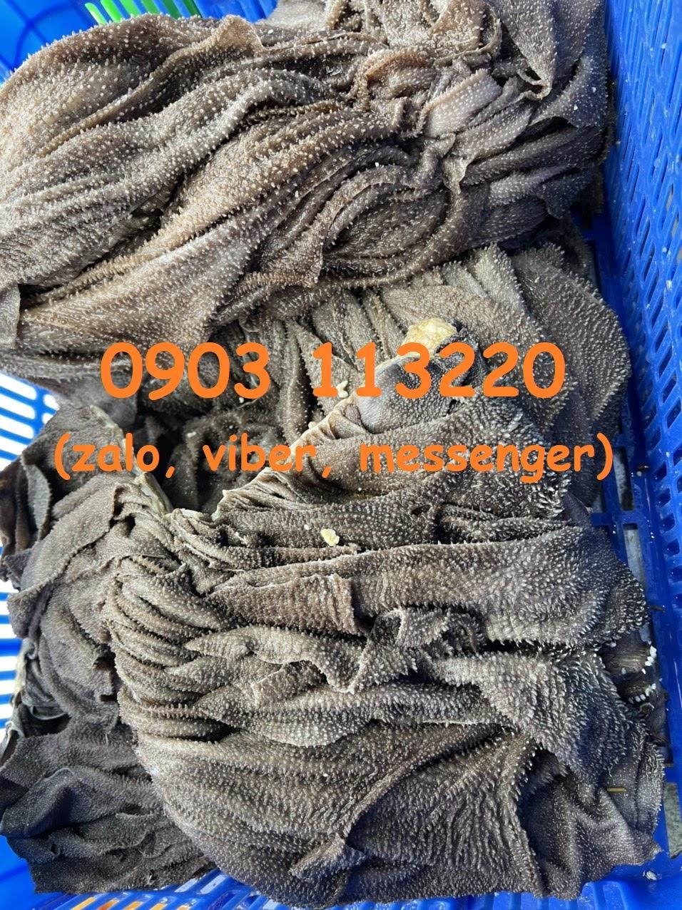 Những nguyên liệu chuẩn bị cho món lòng bò đen xào dưa