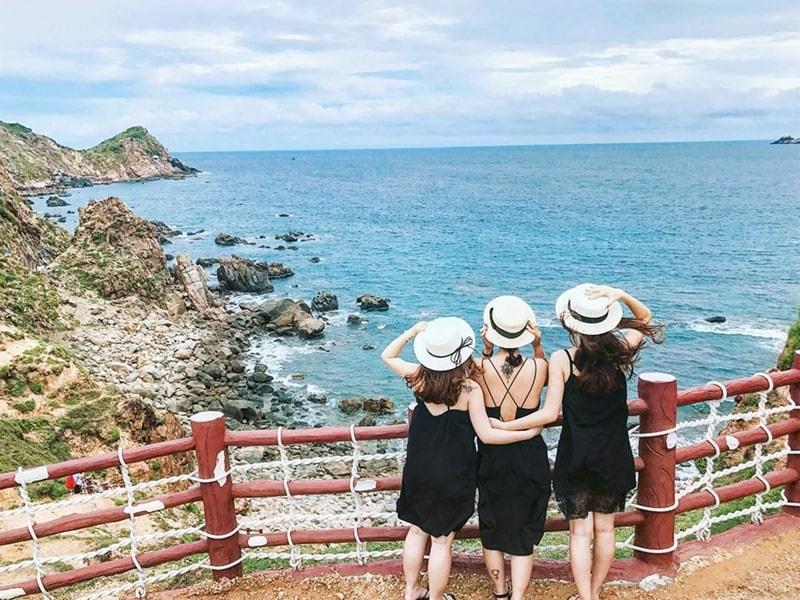 Du lịch Quy Nhơn nên mặc gì? Top đồ đẹp khi đi Quy Nhơn