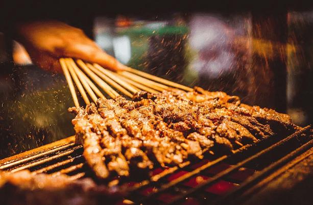 Thèm chảy nước miếng khi lạc vào thánh địa đồ nướng ở Trung Quốc - 1