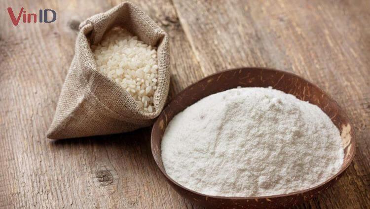 Bột nếp được làm từ gạo nếp xay nhuyễn
