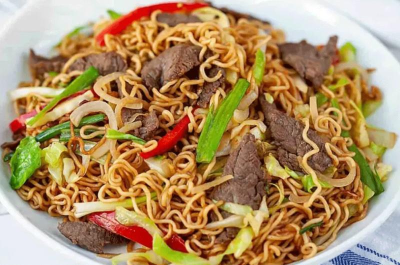 Mì xào bao nhiêu calo? Ăn nhiều mì xào có béo không? 1