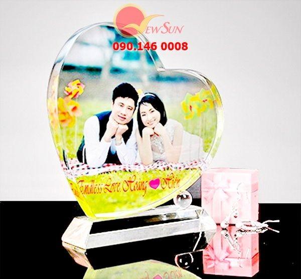 Pha lê thủy tinh in hình yêu cầu