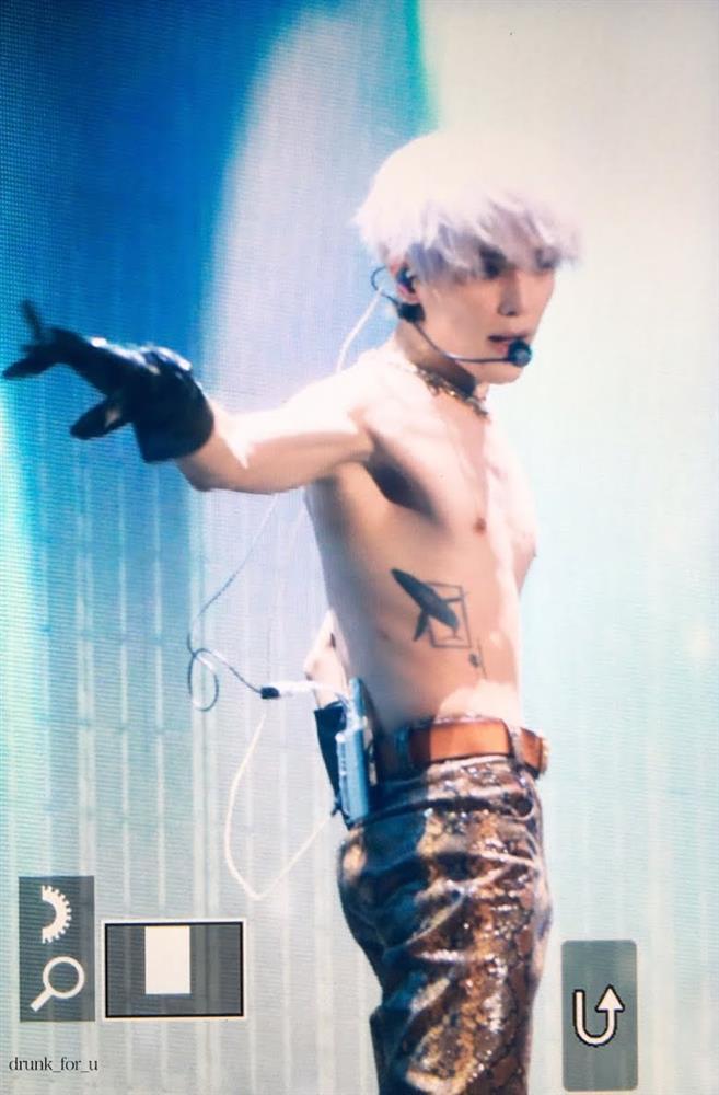 NCT Taeyong tiết lộ bí mật 2 hình xăm liên quan tới EXO Baekhyun