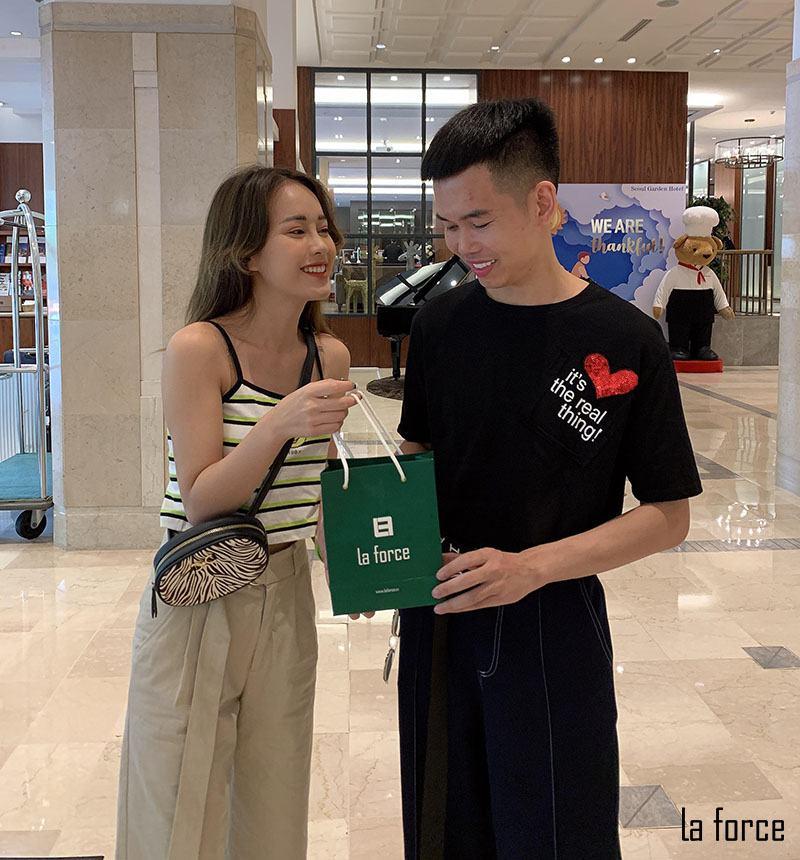 Mua quà tặng sinh nhật cho chồng