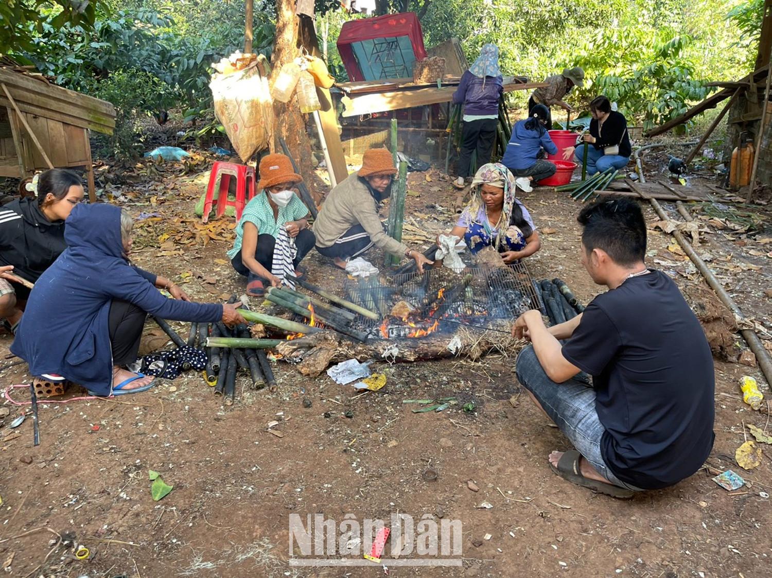 [Ảnh] Buôn làng rộn ràng trong ngày Lễ hội mừng lúa mới