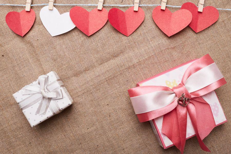 Quà 20/11 tặng người yêu làm giáo viên, bạn đã bao giờ nghĩ đến chưa?