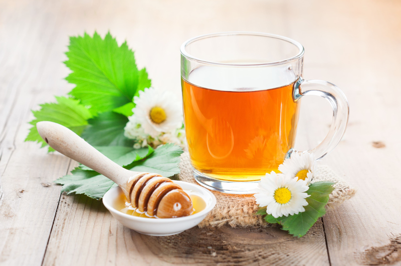 Uống mật ong với nước ấm có tác dụng gì? Những lưu ý khi uống