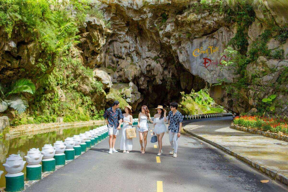 Top những địa điểm du lịch nổi tiếng ở Đà Nẵng HOT nhất 2025