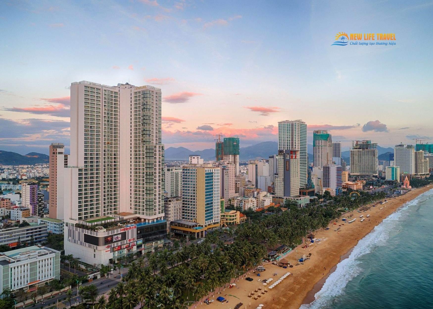 Vinpearl Beachfront Nha Trang + Vé Vui Chơi Vinwonders 2025