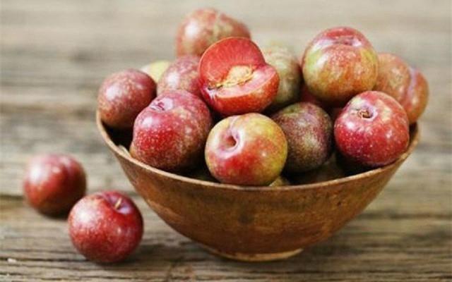 Ăn mận mùa hè mang nhiều lợi ích cho sức khỏe, nhưng nên nhớ kỹ 'đại kỵ' này