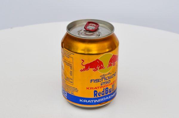 Nước tăng lực bò húc Thái và Việt Nam khác nhau ở điểm nào?