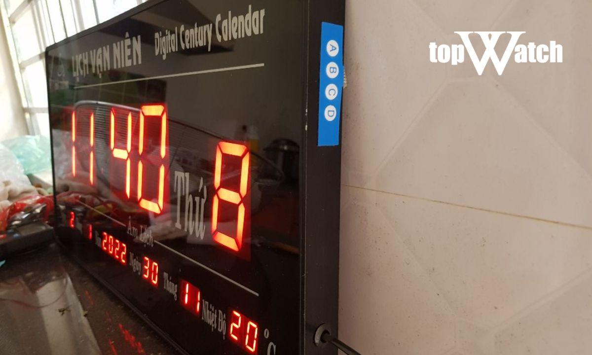 Mách bạn cách chỉnh đồng hồ lịch vạn niên treo tường chi tiết nhất