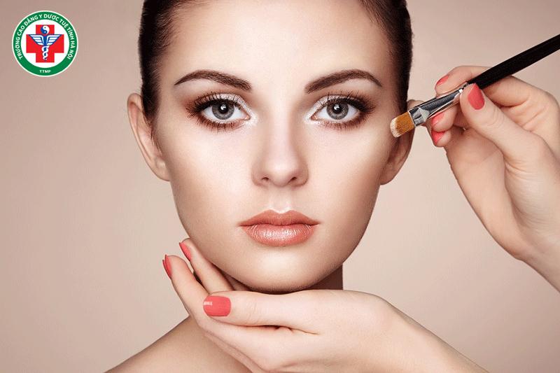 Ngành trang điểm: Học gì, học ở đâu, có tương lai không?