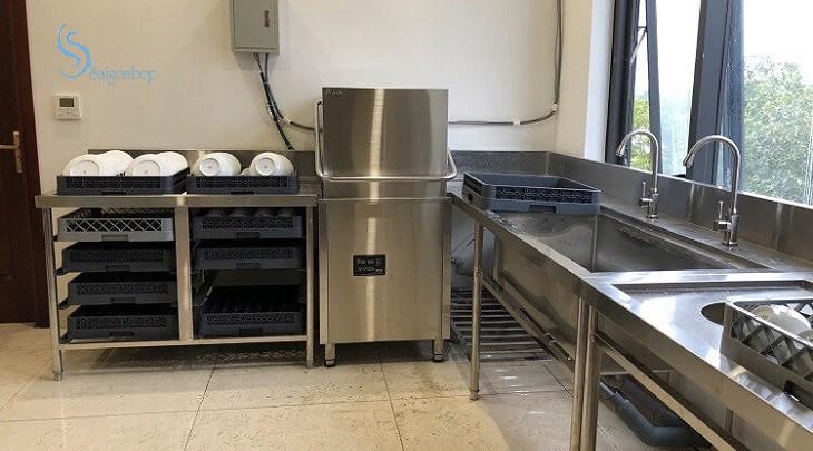 Máy rửa chén công nghiệp cho nhà hàng quán ăn