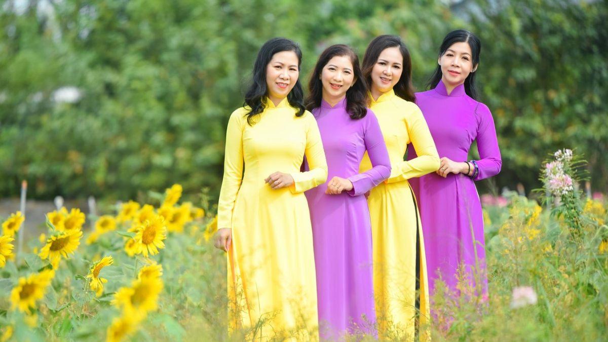 Các cách tạo dáng chụp ảnh áo dài nhóm đẹp, tự nhiên nhất